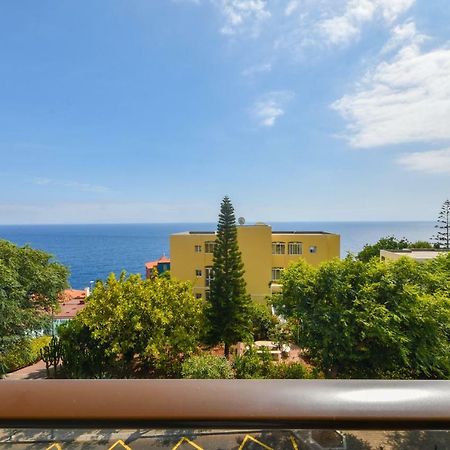 Spacious 3 Bedroom By The Beach Caniço Exteriör bild
