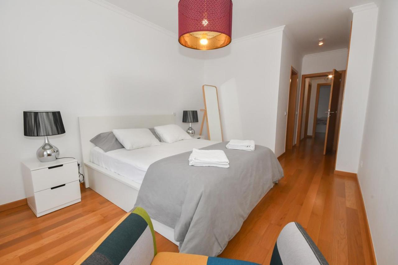 Spacious 3 Bedroom By The Beach Caniço Exteriör bild