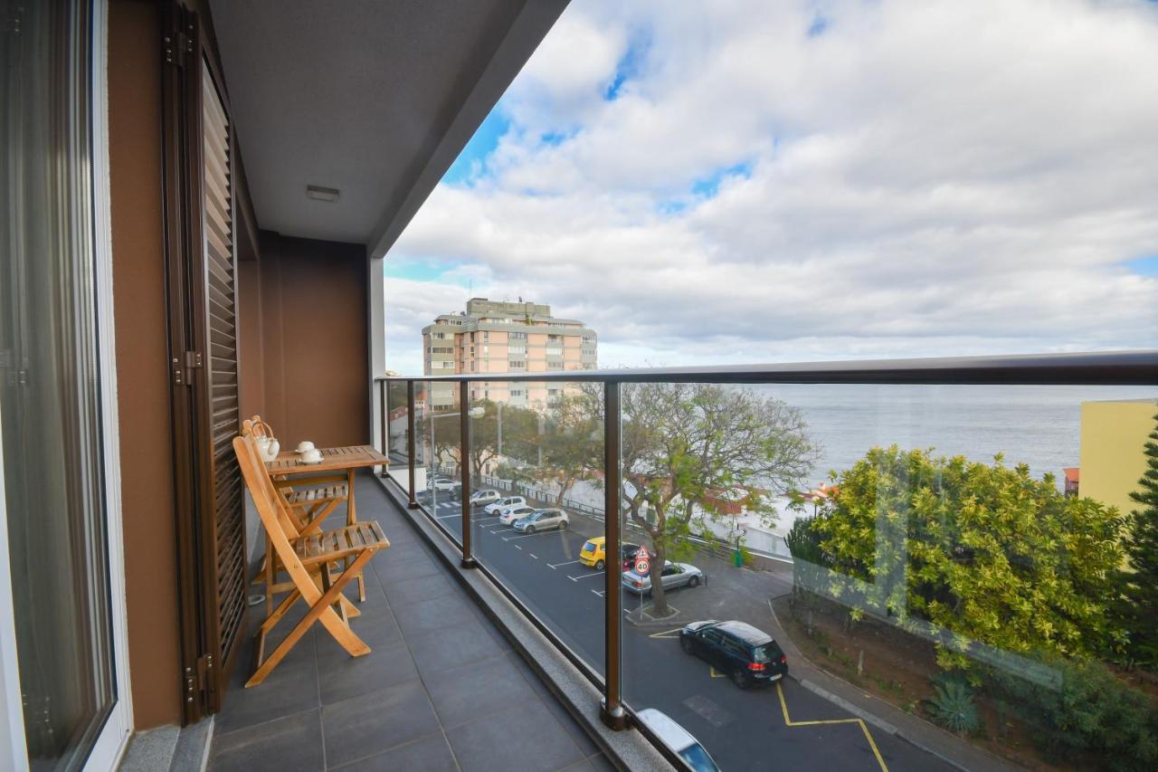 Spacious 3 Bedroom By The Beach Caniço Exteriör bild