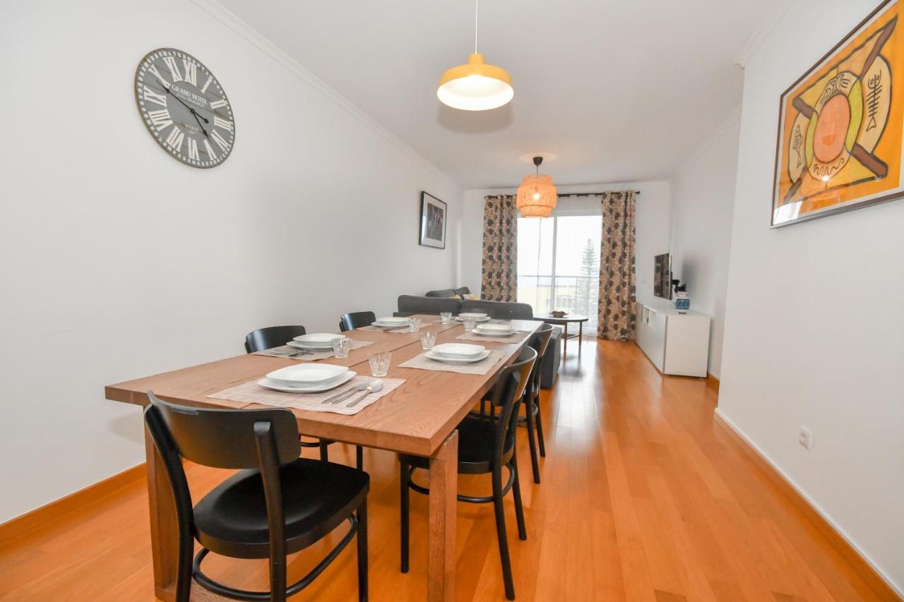 Spacious 3 Bedroom By The Beach Caniço Exteriör bild