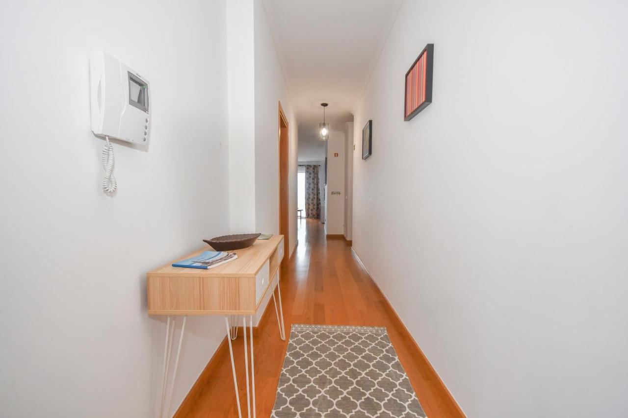 Spacious 3 Bedroom By The Beach Caniço Exteriör bild