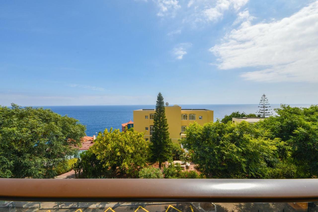 Spacious 3 Bedroom By The Beach Caniço Exteriör bild